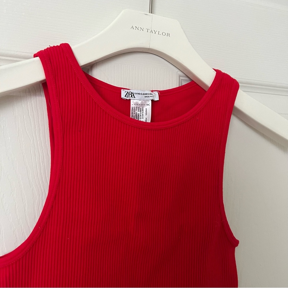 Zara Red Ribbed Cropped Tank - Picture 2 of 8
